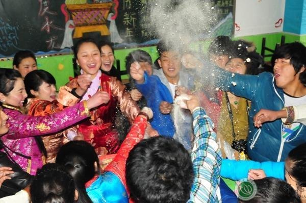 西藏班同学：温暖水龙年【组图】
