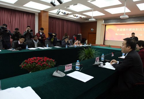 外交部组织境外媒体集体采访北京城市学院