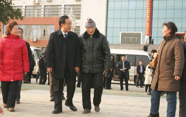 ί鳤 ΰ УѳѵĸУӲ