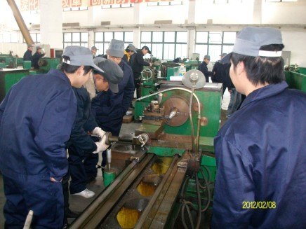 电气信息工程系2010级机械工程专业金工实习圆满结束