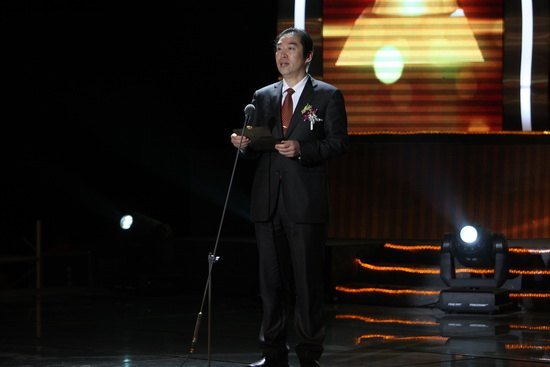 附二院院长任红教授喜获2011年度“振兴重庆争光贡献奖”