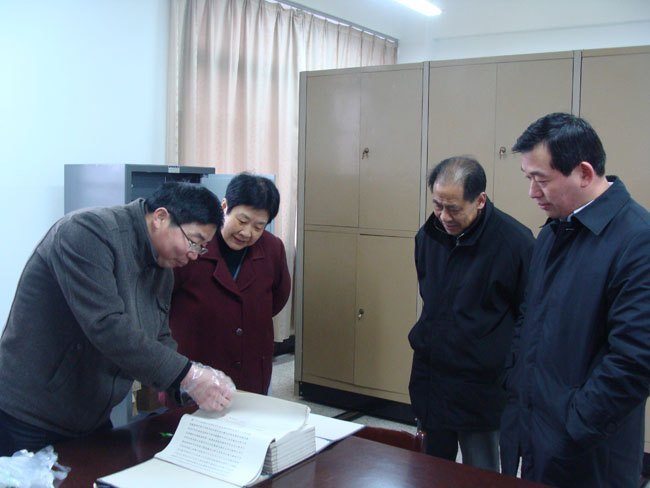 师德楷模房玫教授做客政法周末大讲堂  院长张文兵教授会见