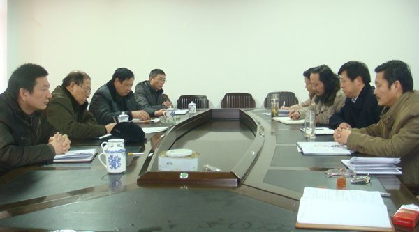 ��ί������»����ڵ�����ѧԺ���п���