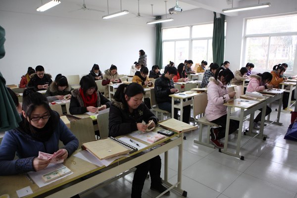 江苏省2012年普通高校财会类专业对口单招技能考试在江苏经贸职业技术学院举行
