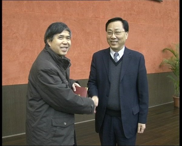 清华美院吴冠英教授受聘金陵学院兼职教授