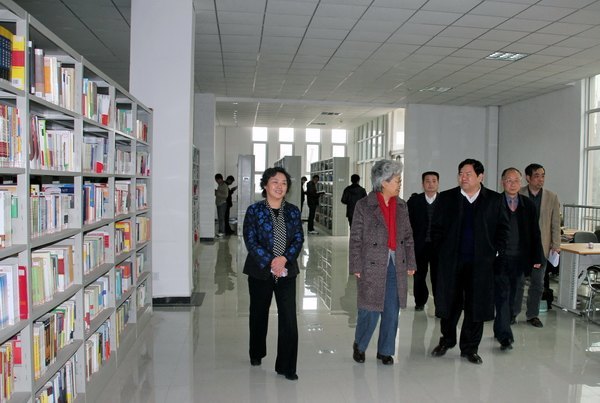 河南省人大原副主任吴全智莅临学院视察