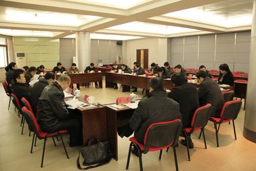 校党委中心组集中学习第二十次全国高校党建工作会议精神