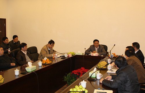 张尧学校长到商学院和法学院调研