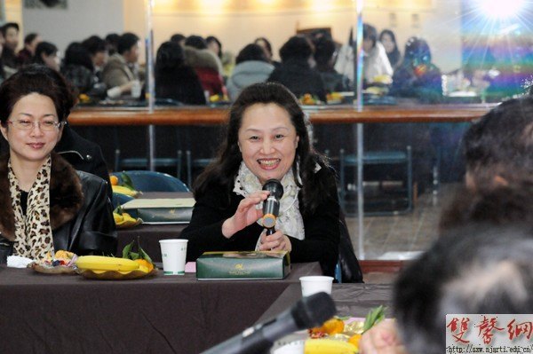 南京艺术学院召开庆祝“三·八”国际劳动妇女节座谈会