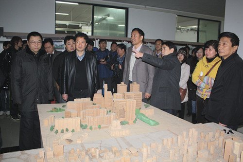 张尧学校长到外国语学院和建筑与艺术学院调研