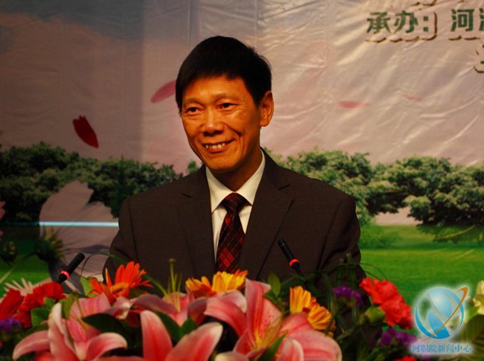 ������ڹ�͡�Ů�Ե�ǰ����������ԸŮ����Ϊ�Ҹ��ִ���Ů