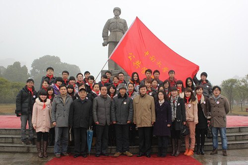 ̸�׷桢ļ��������  ���ϴ�ѧ���С�Ѱ���׷澫�� �����������Ρ�ϵ�л