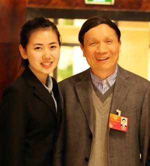 全国两会专访黄伯云院士:研究生教育专业与学术并重