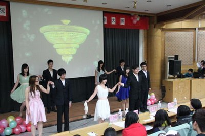 ��ѧӢ���龰�����չѧ���Ż�