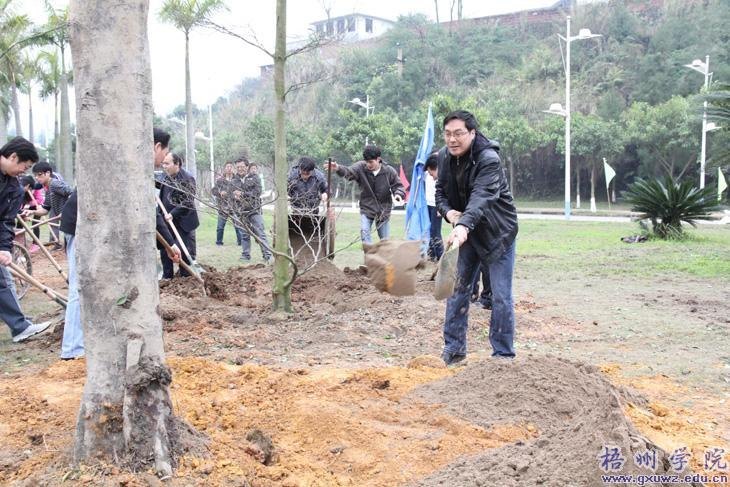 У԰ֲ��æ ʦ�������