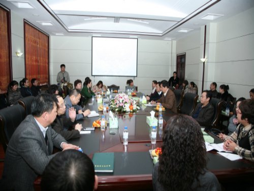 通化师范学院隆重召开三八节座谈会