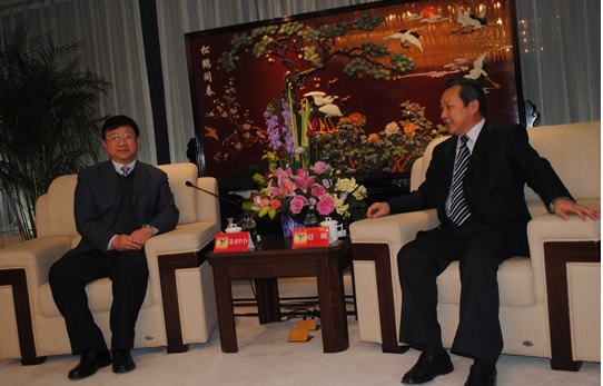 东华大学与江苏悦达家纺有限公司签署校企全面合作战略协议