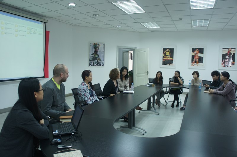 东华大学顾乃清同学喜获ELLESE服装设计比赛第一名