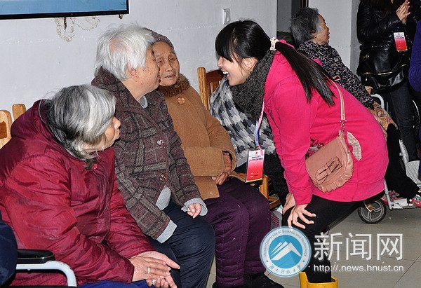 关爱孤寡老人 将爱进行到底