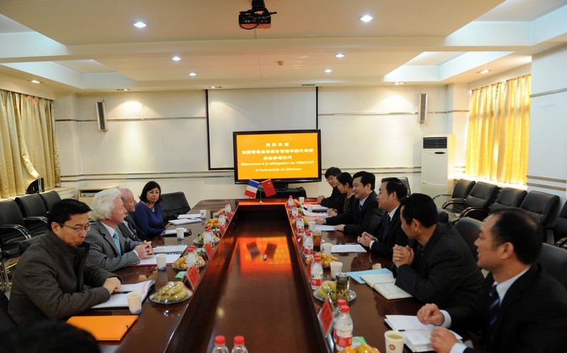 法国雷恩高等商务管理学院代表团来校访问