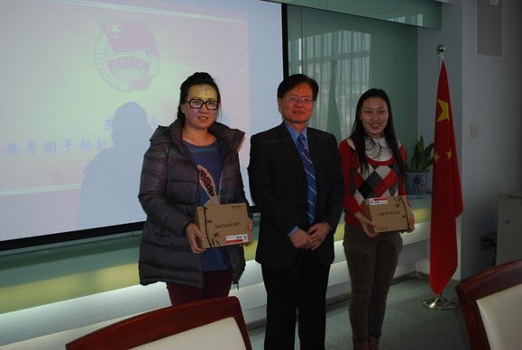 东华大学召开2012年共青团干部赴基层团委挂职欢送会