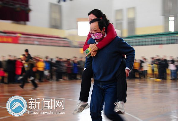 和谐春天里 趣味筑关爱