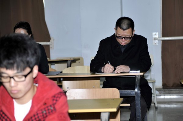 孙爱东董事长_董事长办公室图片(2)