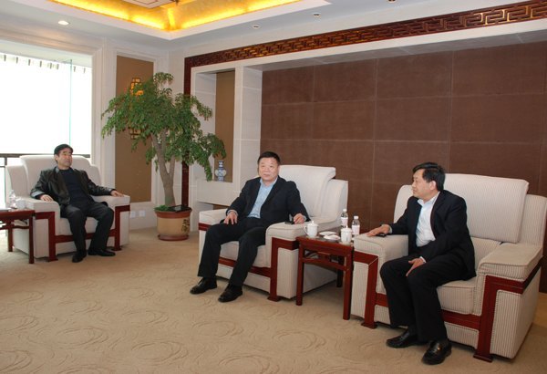 潍坊学院领导看望挂职干部