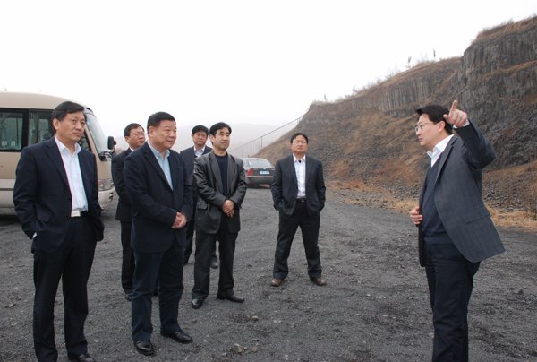 潍坊学院领导看望挂职干部