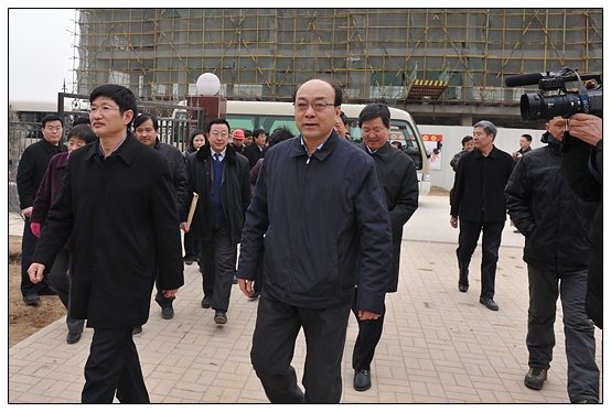 ����������ʡ��ί�������ǰ������У�������