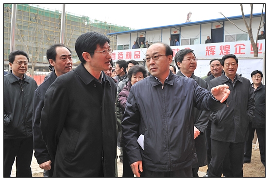 ����������ʡ��ί�������ǰ������У�������