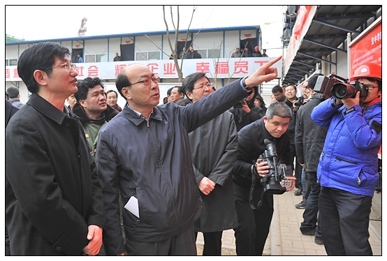 ����������ʡ��ί�������ǰ������У�������