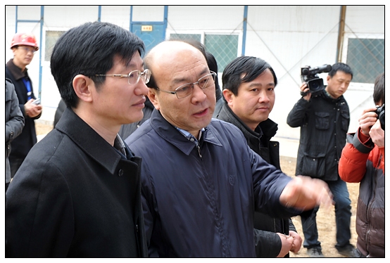 ����������ʡ��ί�������ǰ������У�������