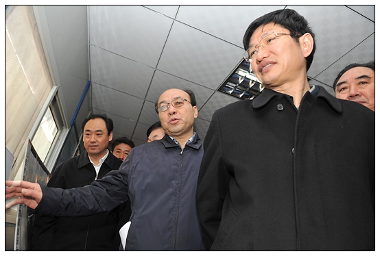 ����������ʡ��ί�������ǰ������У�������