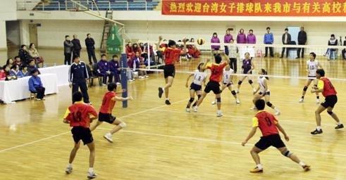 ̨��Ů����У�������ʻԲ������