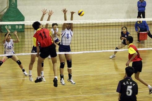 ̨��Ů����У�������ʻԲ������