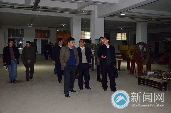 校领导深入博士授权建设单位现场办公