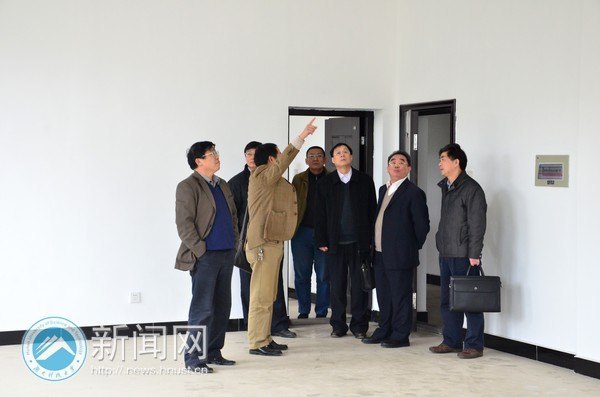 校领导深入博士授权建设单位现场办公