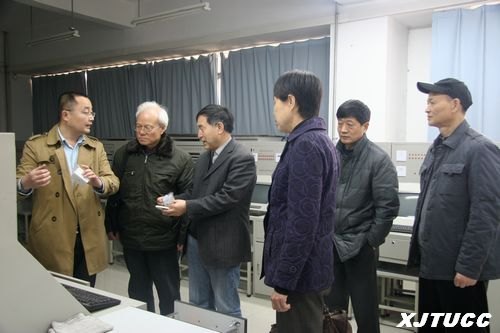 教育厅专家组一行来西安交通大学城市学院检查指导工作