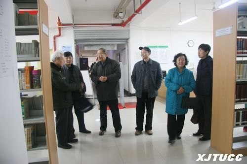 教育厅专家组一行来西安交通大学城市学院检查指导工作