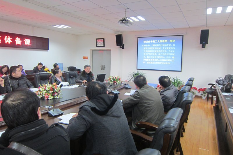 ��У��ʦ���屸��  Ŭ����ߵ�У��ѧ����