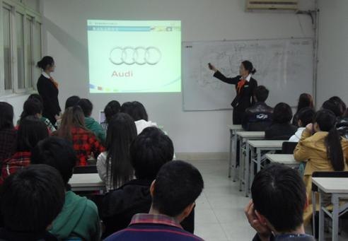 探索实践育人新模式,汽车服务工程专业把课堂搬到4S店