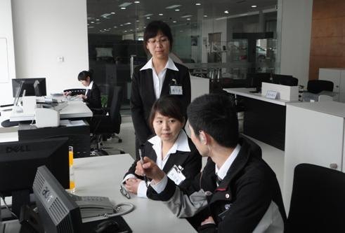 探索实践育人新模式,汽车服务工程专业把课堂搬到4S店