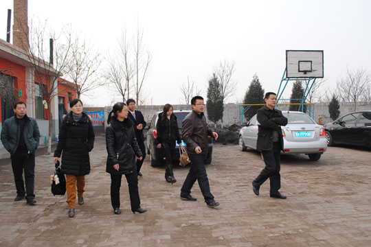 公共管理学院举办“春风行动”爱心捐赠活动