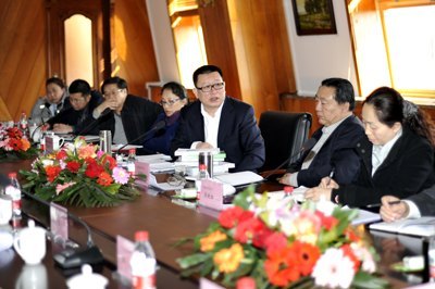 孙爱东董事长_董事长办公室图片