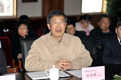 孙爱东董事长_董事长办公室图片