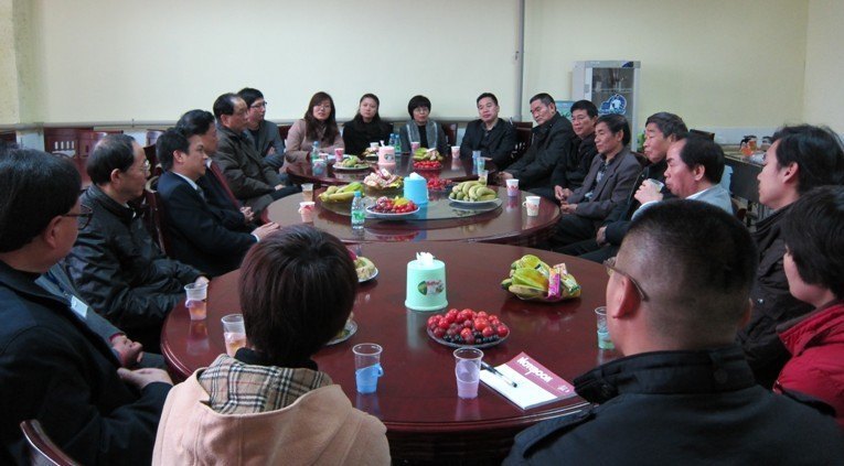 �㶫����ְҵ����ѧԺ�쵼ݰ����ɽ��ѧ�»�ѧԺ��ݸУ���ιۺͽ���