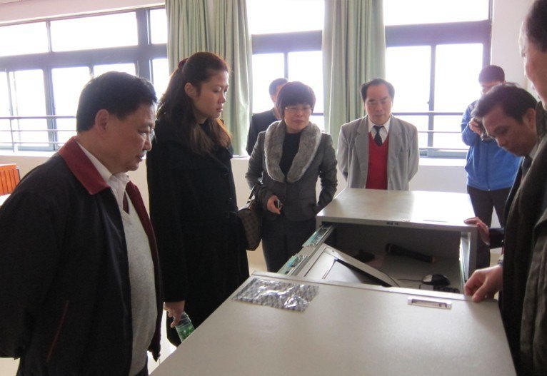 �㶫����ְҵ����ѧԺ�쵼ݰ����ɽ��ѧ�»�ѧԺ��ݸУ���ιۺͽ���