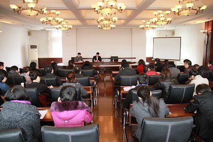 ѧУ�ٿ�ѧ�������������Ӷ�У���μӻ��鲢����