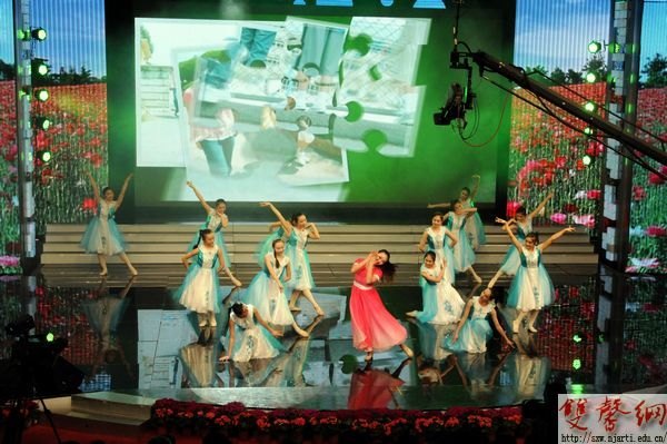 �龳����ʫ����һ�����ְ����ڽ��ս�������̨�ɹ�¼��